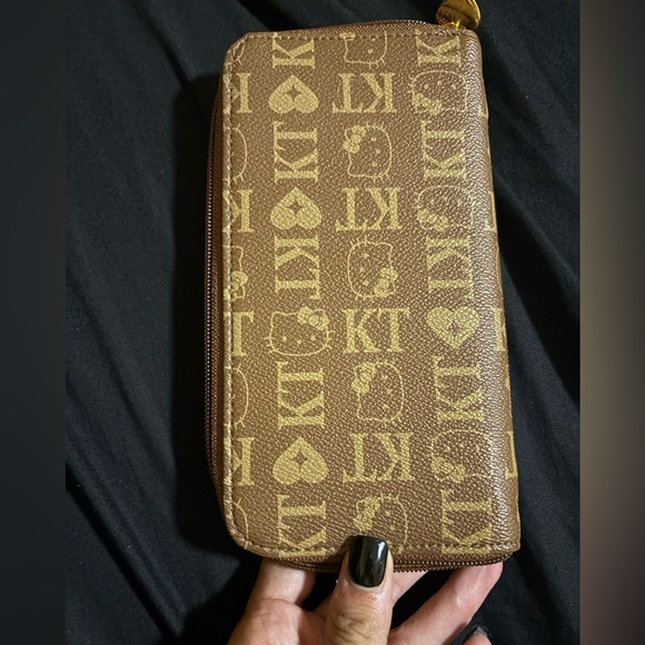 Hello Kitty Brown Wallet - Picture 2 of 4